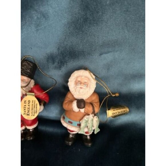 Christmas Decorations The Danbury Mint Santa in Greenland & Santa in England 3 3 - Picture 5 of 8